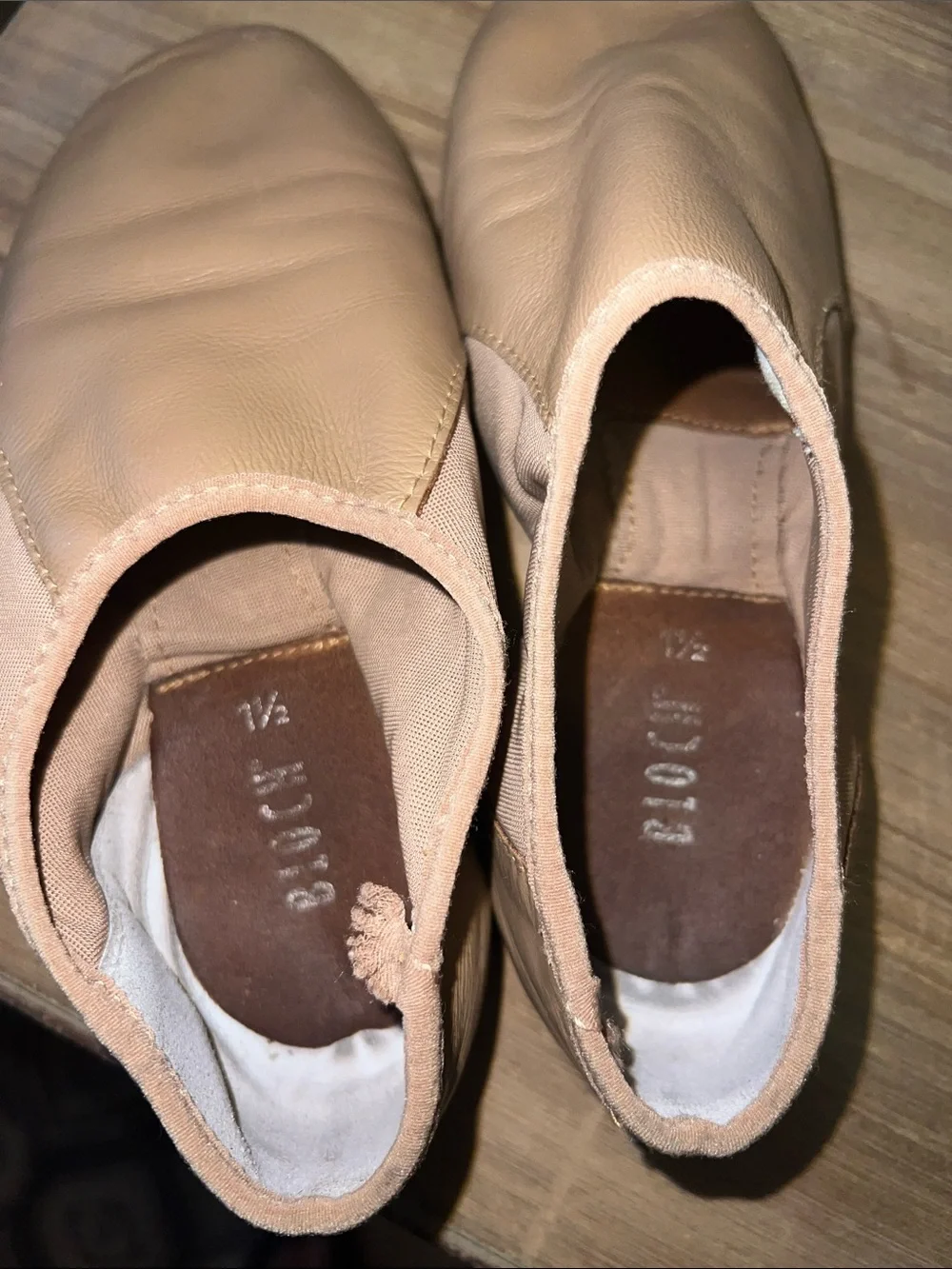 Girls Bloch Tan Leather Slip-On Dance Shoes